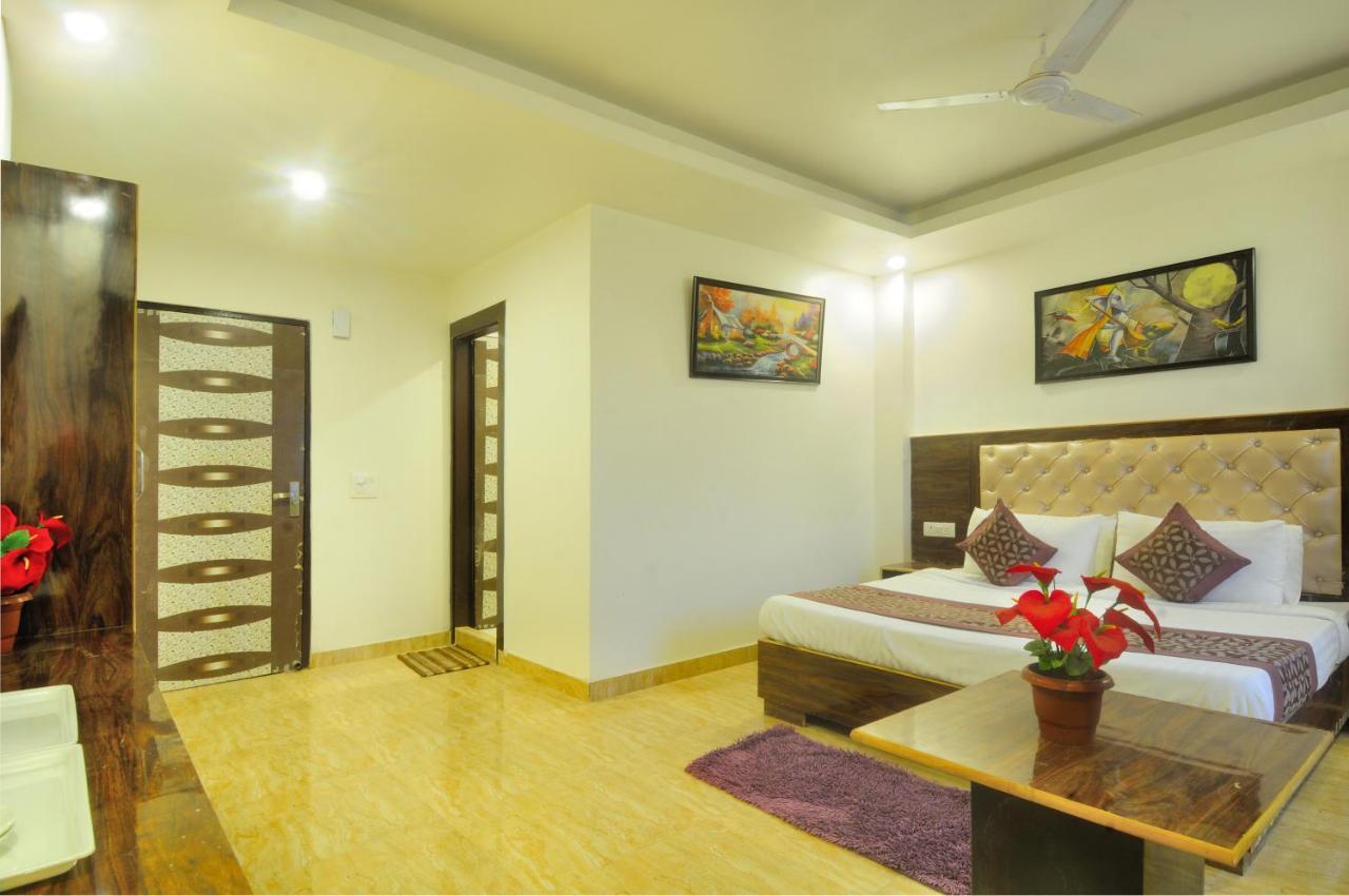 Hotel Noida Delight Bagian luar foto