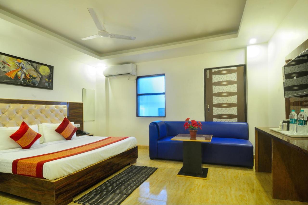 Hotel Noida Delight Bagian luar foto